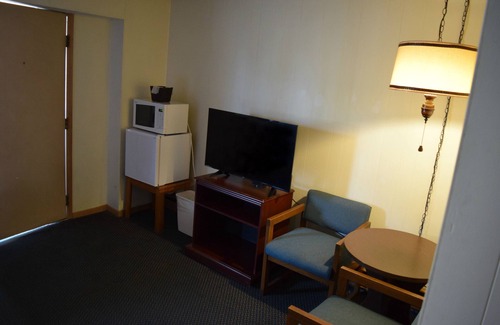 Sault Ste. Marie Hotel | Mid-City Motel