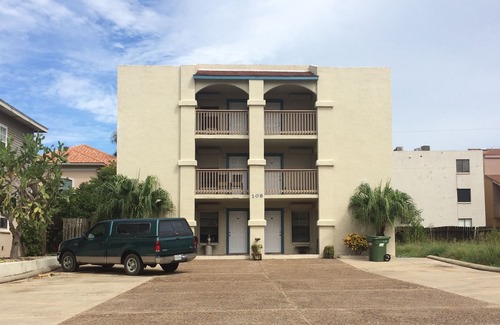 South Padre Island Condo | Mid-Island Cool & Cozy Condo with "Keyless" Entry & Free WiFi