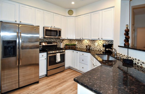 Gaithersburg Condo | Mid-Term Gem - Private Bedroom Suite