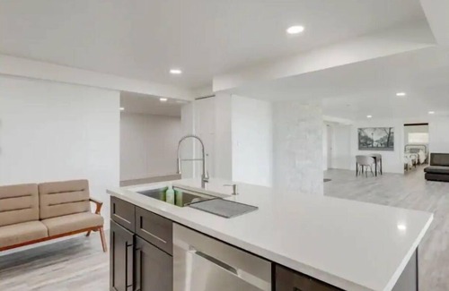 Provo House | Mid Term Rental with the Finest Provo View, Indoor Basketball Court & Dry Saunan