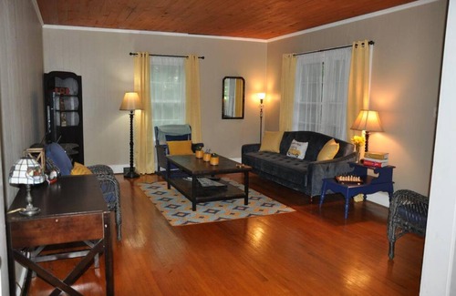 Fort Payne Apartment | MidCentury Charm-Tranquil Setting-Walk to Downtown
