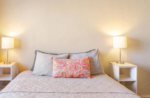 Old Southwest Apartment | Midcentury Gem in Midtown Reno