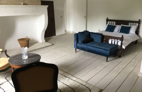 Saint-Jean-d'Eyraud Other | Middle House Farmhouse
