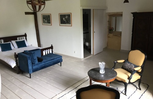 Saint-Jean-d'Eyraud Other | Middle House Farmhouse