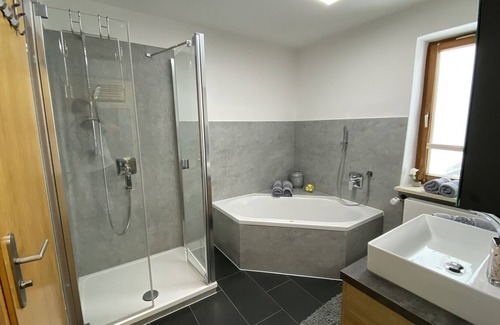 Schofweg Apartment | Middle in BAVARIAN FOREST - 95m² Apartment DIRECT on SKI-SLOPE with ! Netflix !