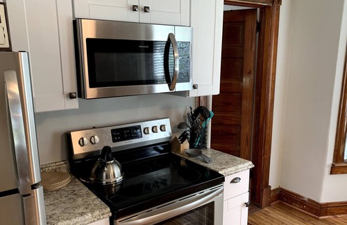 Middlebury Apartment | Middlebury Home with Sunset views!