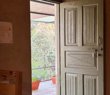 Tehri House | #middleofnowehere Pahadi Homestay by Mon Stays