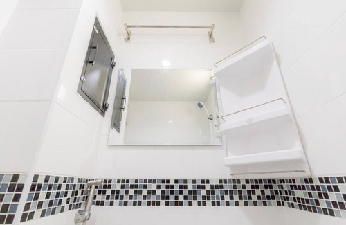 Bang Chan Hotel | MiddleWay House