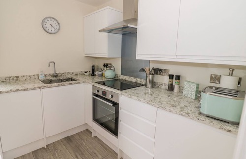 City Centre Cottage | Midsummer Cottage