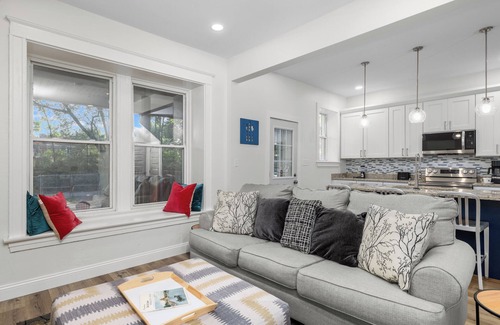 St. Louis House | Midterm Rental* 1 Mi from Wash U* Pet Friendly
