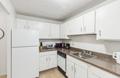 Parma Apartment | Midtown 3229I Cozy & Comfy I Free Parking