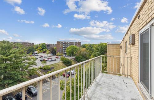Parma Apartment | Midtown 3603 I Cozy & Comfy I Free Parking