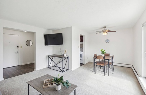 Parma Apartment | Midtown 3603 I Cozy & Comfy I Free Parking