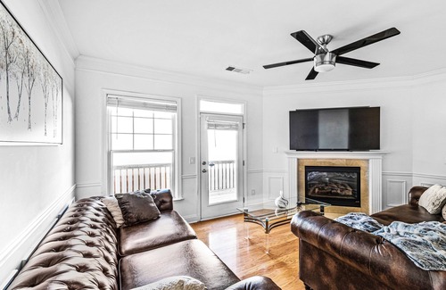Atlantic Station Area House | Midtown/Atlantic Station 3 Bedroom Luxury Townhouse- Free Parking- Fast Wifi