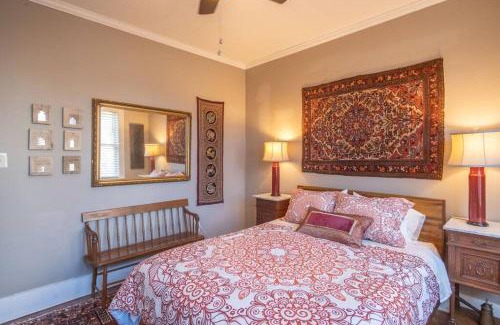 Midtown Apartment | Midtown Bohemian Retreat