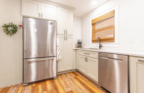Dubuque House | Midtown Comfort & Convenient home - 3 bedrooms in Dubuque