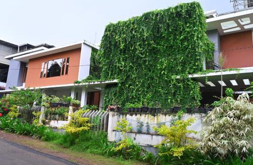 Kozhikode House | Midtown Meadow