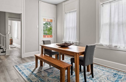 Corryville House | Midtown & Near U of Cincinnati! Dreamy on Donahue