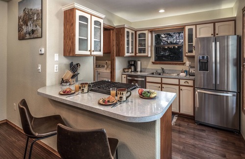 Ruidoso Cabin | Midtown Riverfront 1 | Pet-Friendly, Hot Tub