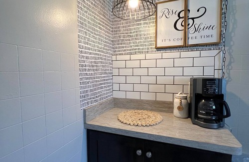 Joplin House | Midtown ~ Route 66 Rancher: Right by 249 HWY