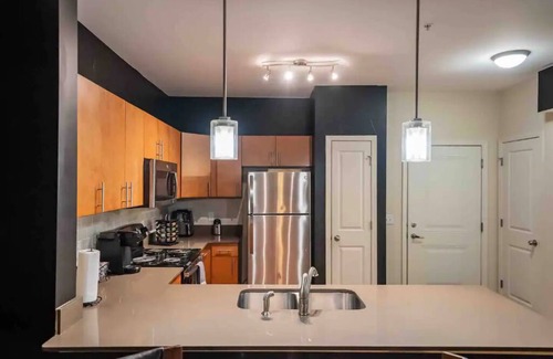 Westside Apartment | Midtown’s “Gatsby’s Place “ /Private Balcony