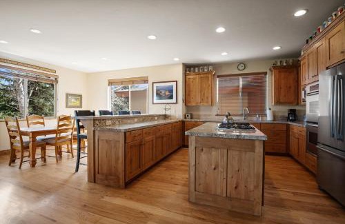 Midway House | Midway 4 Bedroom 4,5 Bathroom golf course Luxury Turnberry 23 home