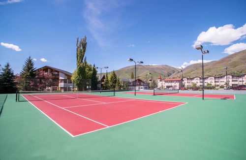 Zermatt Villa | Midway Adventures start at Zermatt Resort - 2086-Q