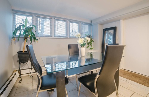 Clearing House | βοΈ π Midway Airport 2 Bedroom w/ full kitchen πβοΈ