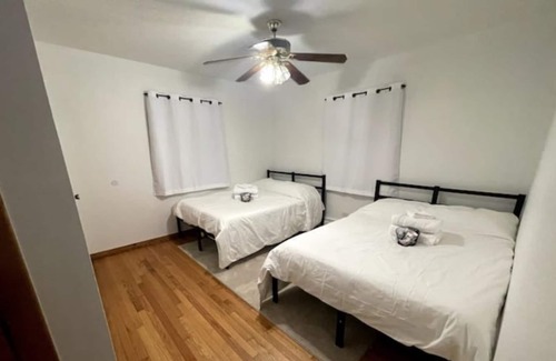 West Elsdon Apartment | Midway Airport Cozy Home