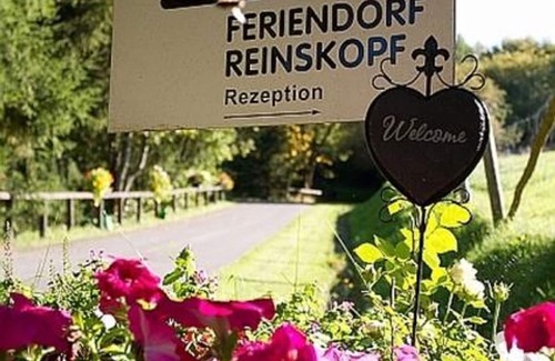 Schoenecken Apartment | Midweek offer (Fri.-Mon.) log cabin - Feriendorf Reinskopf