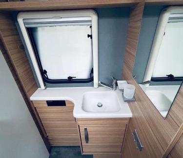 Huede Other | Mietwohnwagen 49