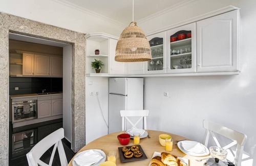 Principe Real Apartment | Miguel Pais · Sunny Apartment in the Heart of Príncipe RealReal