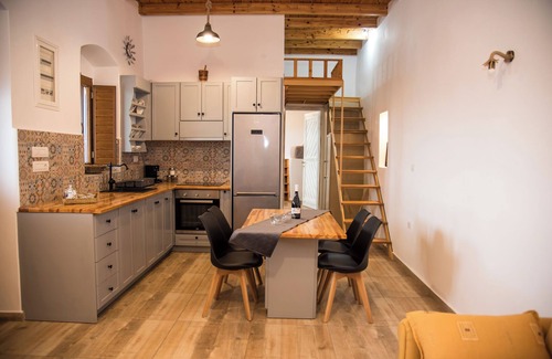 Vromolithos Villa | Mike's Guesthouse