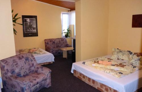 Mikulov Hotel | Mikulov - Inn - hotel s vinným sklepem Venuše