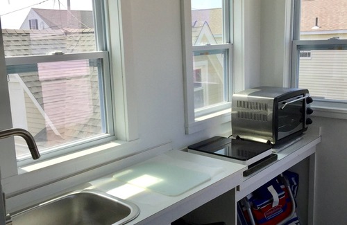 Milford Apartment | Milford Beach private large Studio by Charles Island/Silver Sands State Park