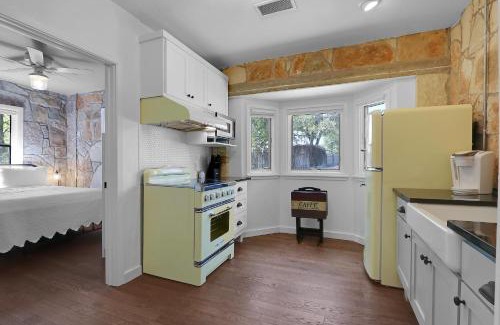 Dripping Springs House | Milk Bath Springs Cottage