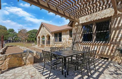 Dripping Springs House | Milk Bath Springs House