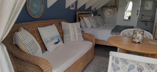 Paternoster Apartment | Milk Thistle Loft & Studio apartments