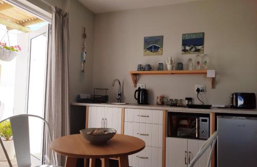Paternoster Apartment | Milk Thistle Loft & Studio apartments