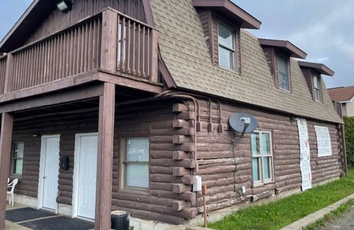 Pulaski Apartment | Mill House Market Suite B