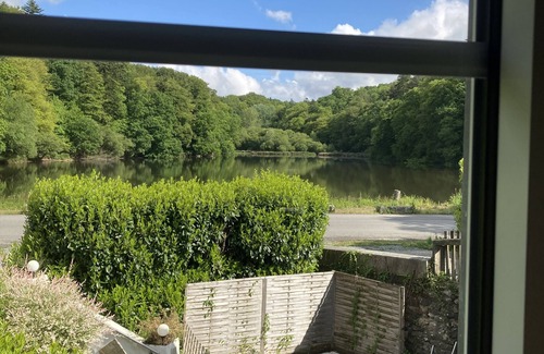 La Roche-Maurice Apartment | Mill, pond, 20 min from the sea, ideal for a family of 4 to 6 people.