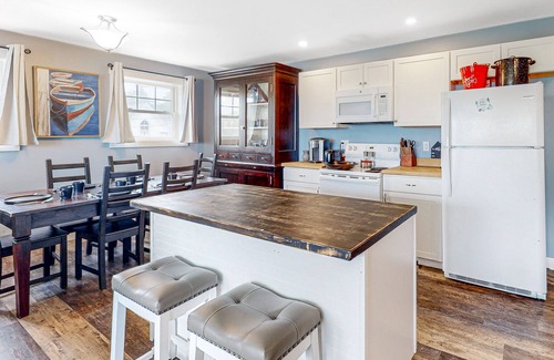 Bayville Apartment | Mill Pond Suite C | Studio in East Boothbay near the river with gym equipment