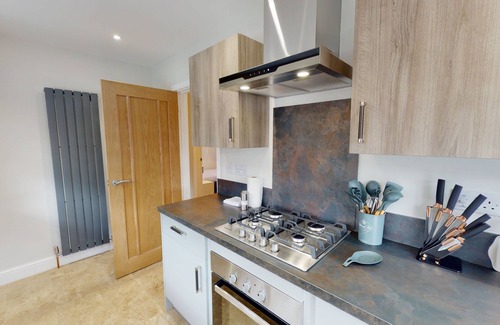 Wolvercote Apartment | Mill Stream Passage | Oxford Holiday Let | 3 Beds & Sleeps 5