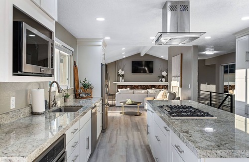 Olympus Cove House | Millcreek Villa: Scenic Fun & Games Getaway! 5 Bedroom Home by RedAwning