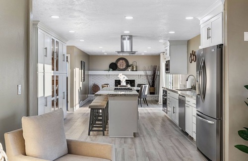 Olympus Cove House | Millcreek Villa: Scenic Fun & Games Getaway! 5 Bedroom Home by RedAwning