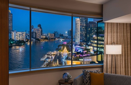 Khlong Ton Sai Hotel | Millennium Hilton Bangkok
