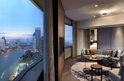 Khlong Ton Sai Hotel | Millennium Hilton Bangkok