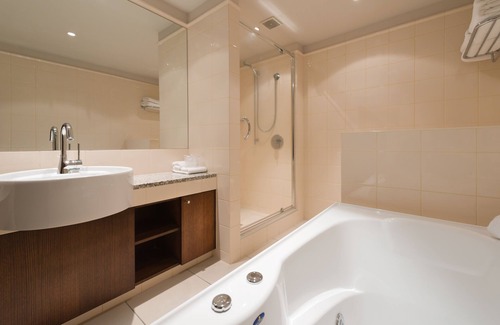 Waipahihi Hotel | Millennium Resort Manuels
