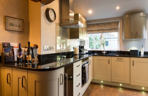 Saffron Walden Cottage | Miller Cottage - A gorgeous historic cottage in the centre of the picturesque Medieval town of Saffr