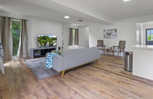 Millersport House | Millersport: Luxury on Lakeside